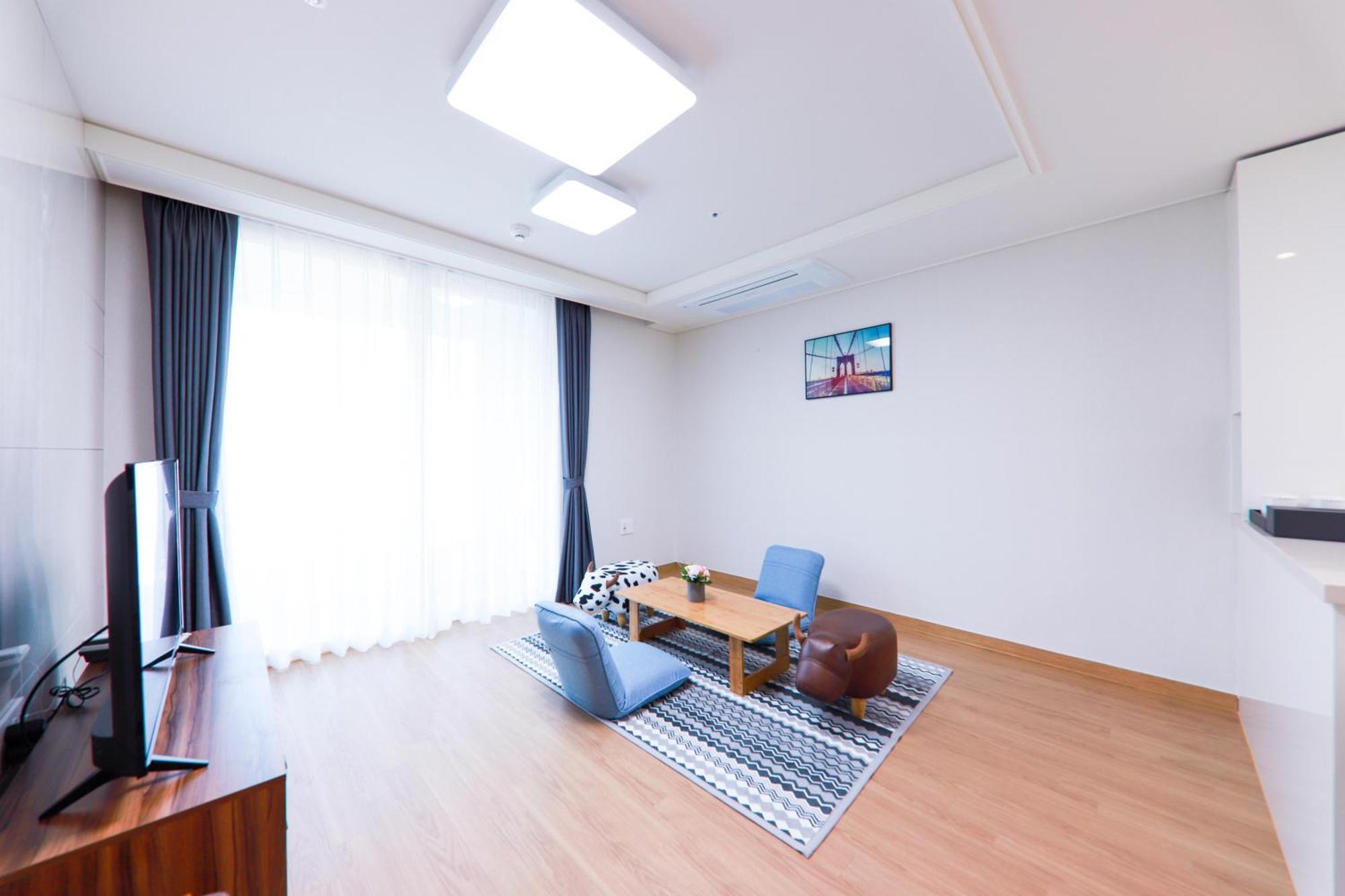 Geoje Leein Stay Hotel Exterior photo