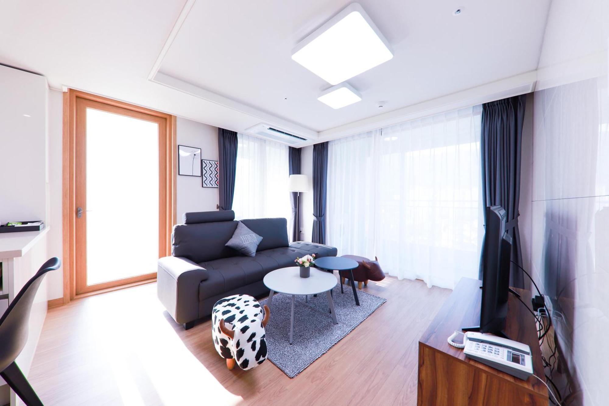 Geoje Leein Stay Hotel Exterior photo